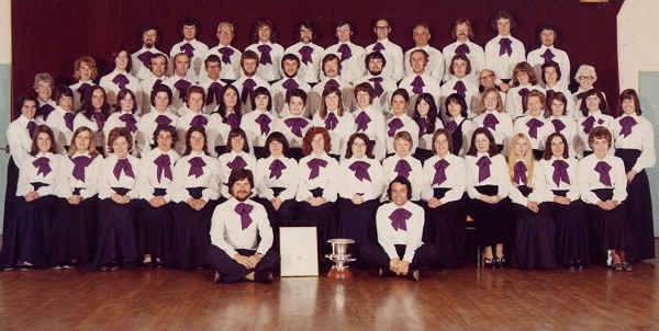 1974 Côr Godre'r Garth